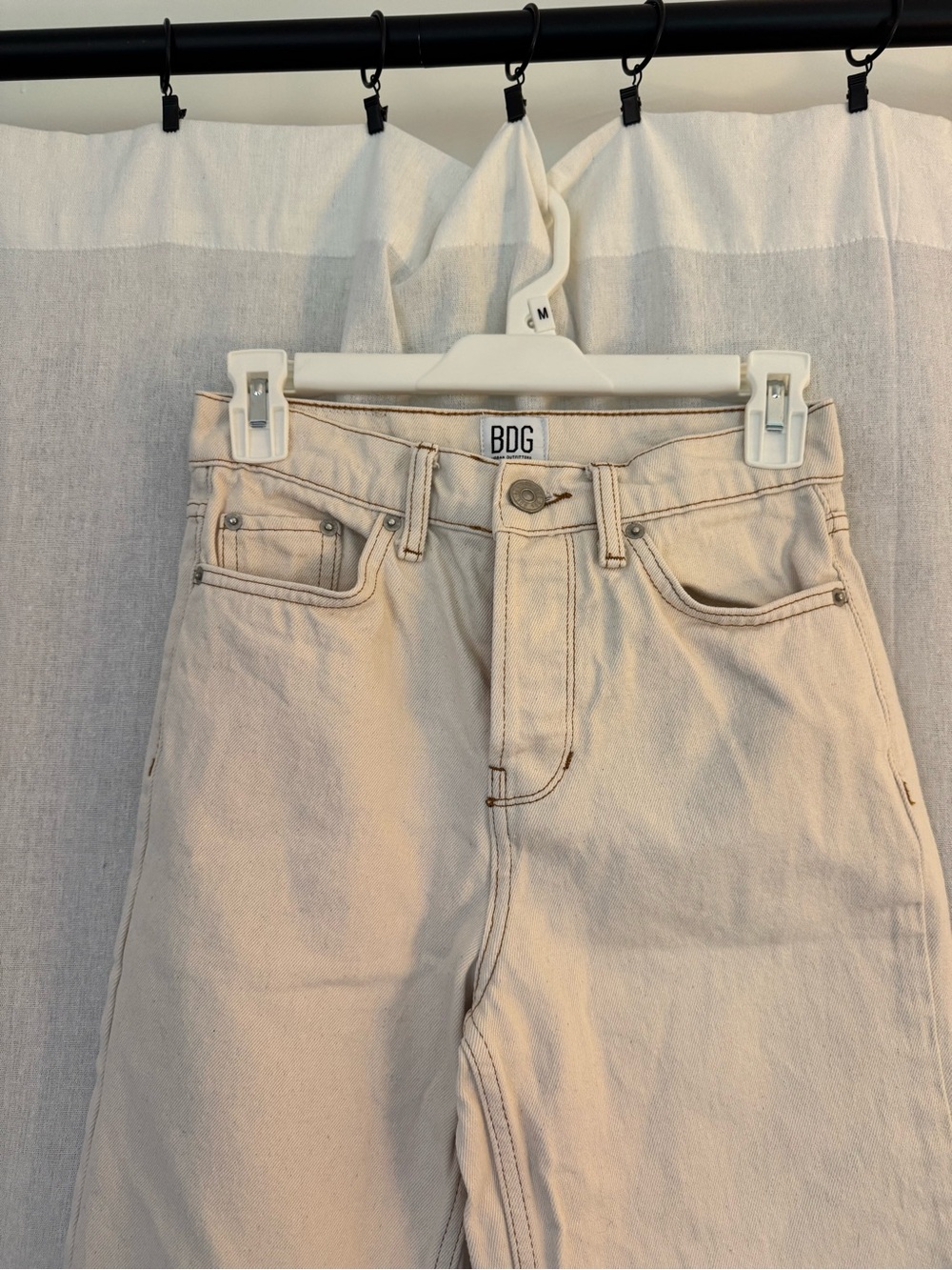 BDG Women’s Off-White Straight-Leg Jeans